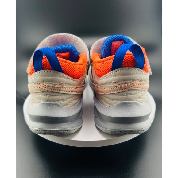 Nike Team Hustle D10 SE Low Desert Sand - DD1882-001 Sz 2 - Picture 3 of 6